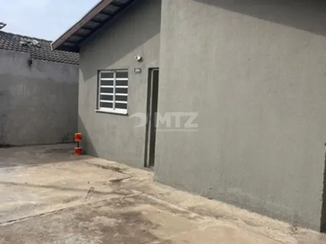 Casa com 200m² 2 quartos e 1 banheiro, à venda, no bairro Bosque II em Botucatu