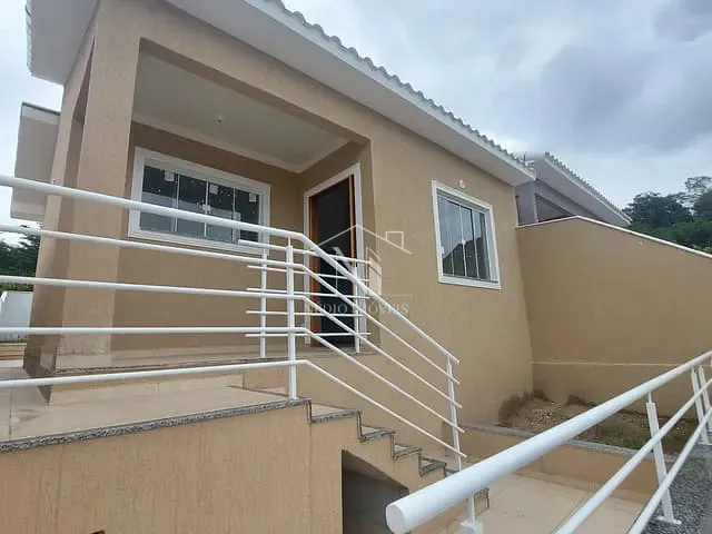 Casa com 240m² 3 quartos e 1 banheiro, à venda, no bairro Itapeba em Maricá
