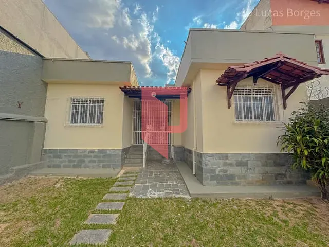 Casa 3 quartos e 2 banheiros, para alugar, no bairro Caiçaras em Belo Horizonte