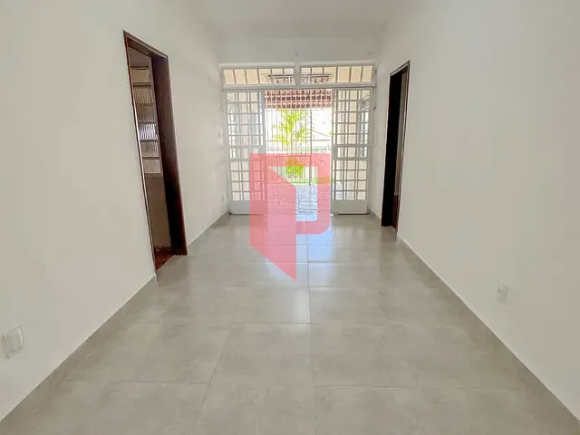 Casa 3 quartos e 2 banheiros, para alugar, no bairro Caiçaras em Belo Horizonte