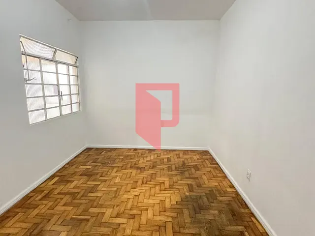 Casa 3 quartos e 2 banheiros, para alugar, no bairro Caiçaras em Belo Horizonte
