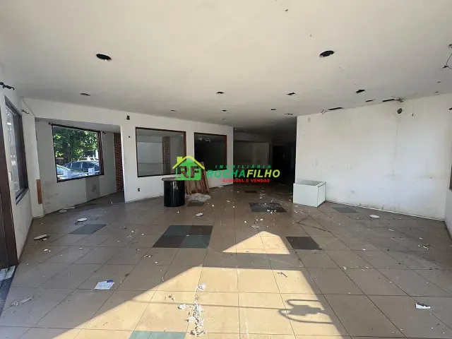 Casa com 659m² 3 quartos e 3 banheiros, para alugar, no bairro Jóquei em Teresina