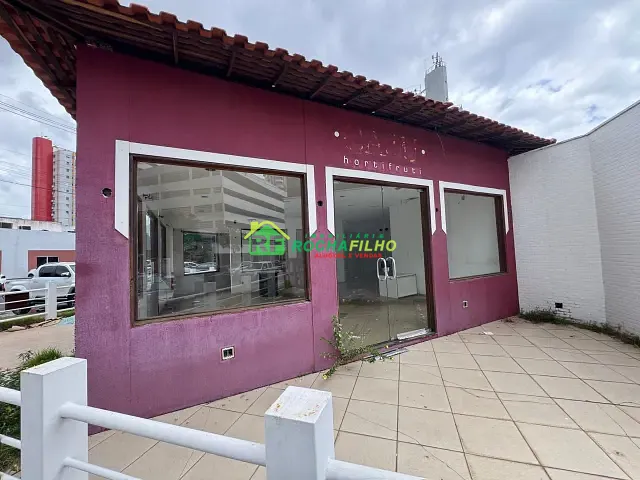 Casa com 659m² 3 quartos e 3 banheiros, para alugar, no bairro Jóquei em Teresina