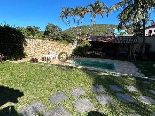 Casa com 400m² 2 quartos e 3 banheiros, à venda, no bairro Ogiva em Cabo Frio