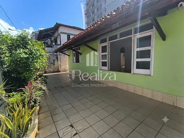 Casa com 300m² 4 quartos e 4 banheiros, à venda, no bairro São Francisco em Ilhéus