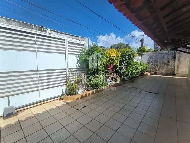 Casa com 300m² 4 quartos e 4 banheiros, à venda, no bairro São Francisco em Ilhéus