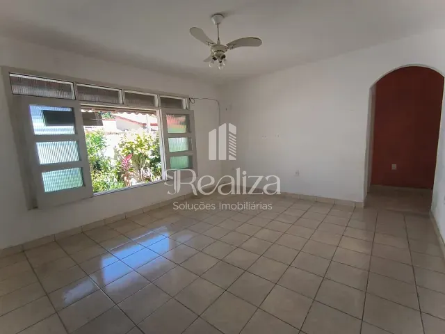 Casa com 300m² 4 quartos e 4 banheiros, à venda, no bairro São Francisco em Ilhéus