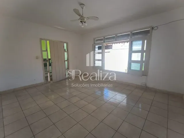 Casa com 300m² 4 quartos e 4 banheiros, à venda, no bairro São Francisco em Ilhéus