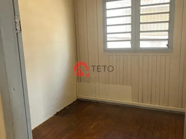 Casa 2 quartos e 1 banheiro, para alugar, no bairro Vila Esperança em Maringá