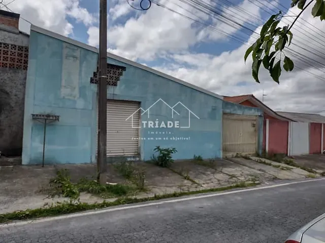 Casa com 200m² 2 quartos e 2 banheiros, à venda, no bairro Costeira em Araucária