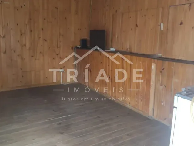 Casa com 200m² 2 quartos e 2 banheiros, à venda, no bairro Costeira em Araucária