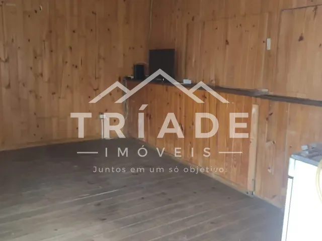 Casa com 200m² 2 quartos e 2 banheiros, à venda, no bairro Costeira em Araucária