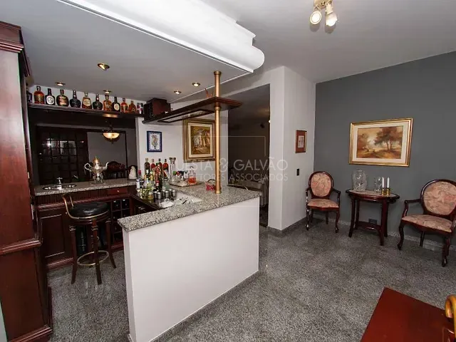 Casa com 349m² 4 quartos e 5 banheiros, à venda, no bairro Batel em Curitiba