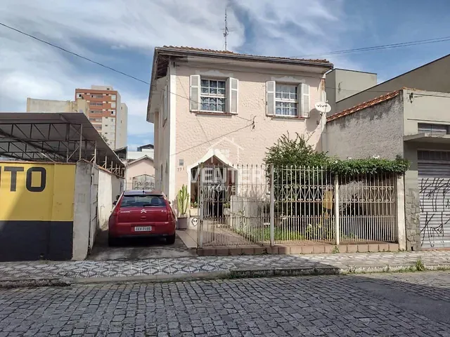 Casa com 294m² 3 quartos e 2 banheiros, à venda, no bairro Centro em Taubaté