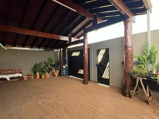 Casa com 263m² 2 quartos e 3 banheiros, à venda, no bairro Parque Residencial Rita Vieira em Campo Grande
