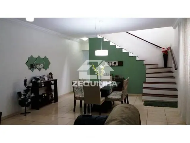 Casa com 125m² 3 quartos e 4 banheiros, à venda, no bairro Jardim D´abril em Osasco