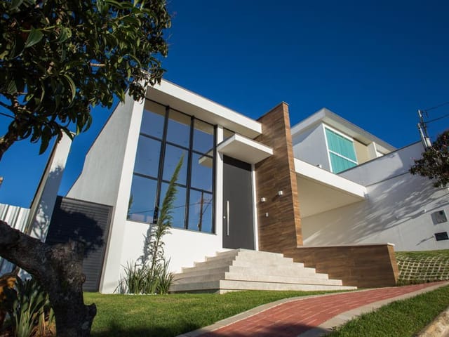 Casa com 600m² 3 quartos e 5 banheiros, à venda, no bairro Spina Ville II em Juiz de Fora