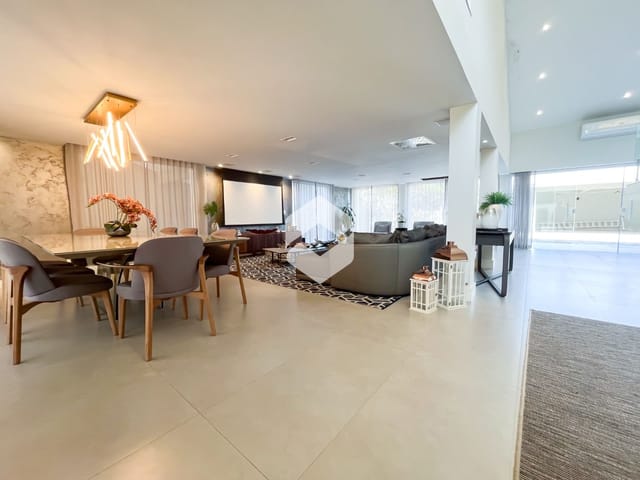 Casa com 1023m² 6 quartos e 7 banheiros, à venda ou para alugar, no bairro Barra da Tijuca em Rio de Janeiro