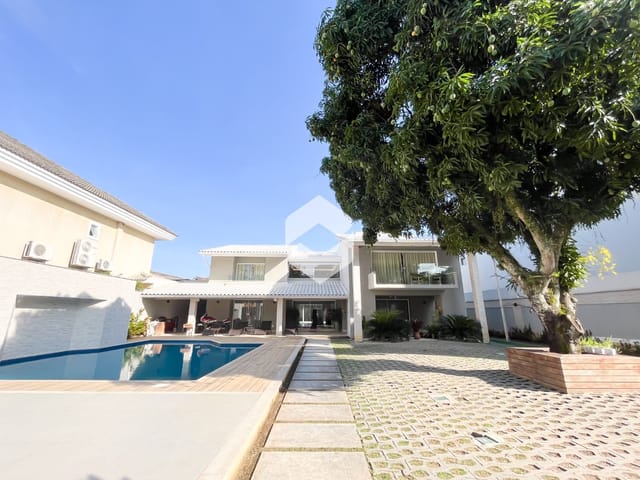 Casa com 1023m² 6 quartos e 7 banheiros, à venda ou para alugar, no bairro Barra da Tijuca em Rio de Janeiro