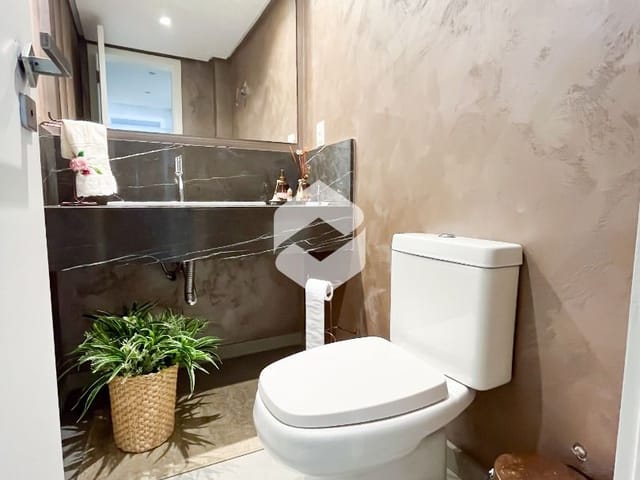 Casa com 1023m² 6 quartos e 7 banheiros, à venda ou para alugar, no bairro Barra da Tijuca em Rio de Janeiro