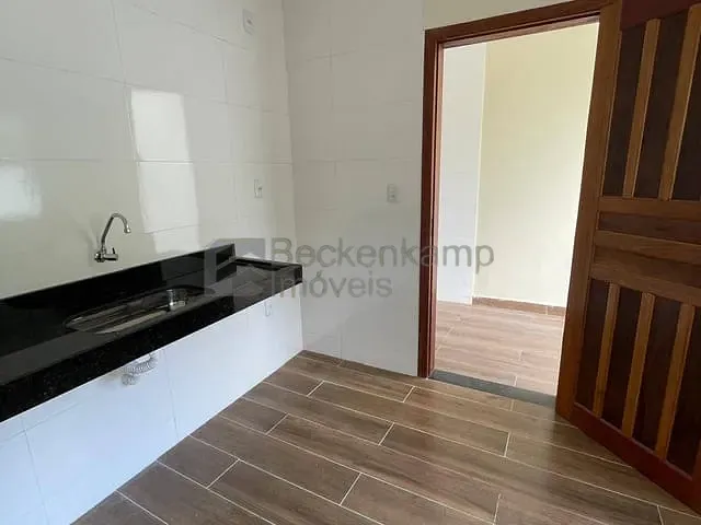 Casa 2 quartos e 1 banheiro, à venda, no bairro Rodovia Presidente Dutra em Barra Mansa