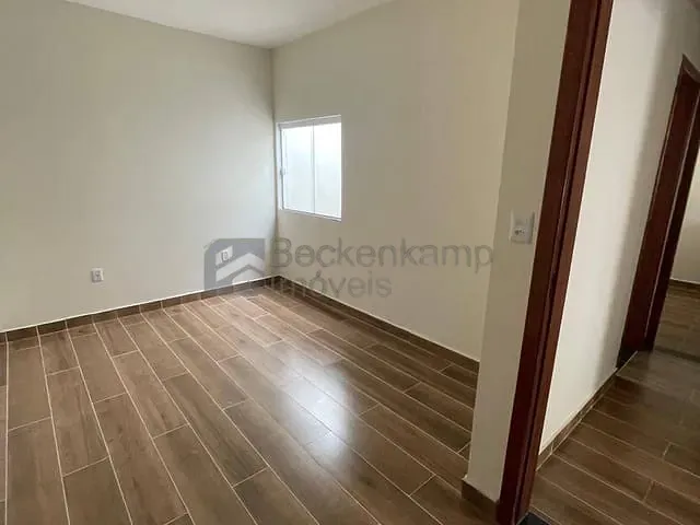 Casa 2 quartos e 1 banheiro, à venda, no bairro Rodovia Presidente Dutra em Barra Mansa
