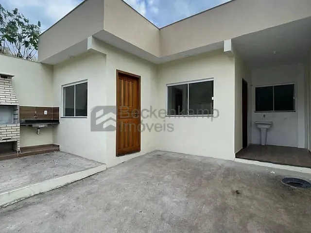 Casa 2 quartos e 1 banheiro, à venda, no bairro Rodovia Presidente Dutra em Barra Mansa