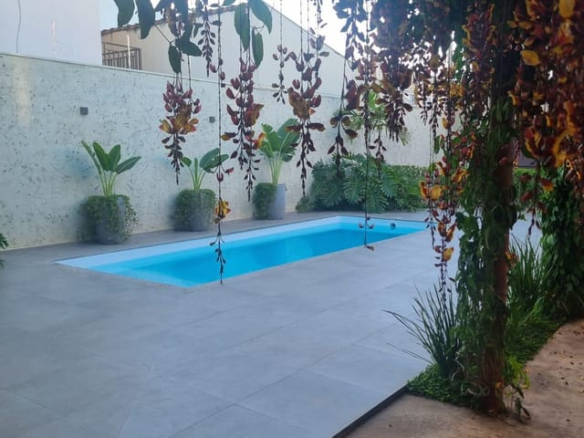 Casa com 396m², à venda, no bairro Parque Universitário em Franca