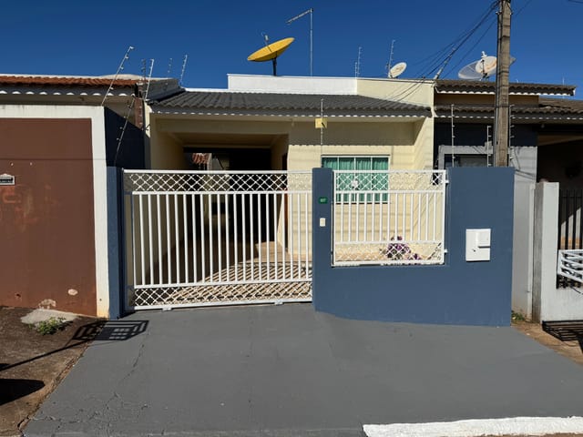Foto do Casa - ÓTIMA CASA COM SUÍTE à venda, Residencial Interlagos, Apucarana, PR | CAMPOY CORRETOR DE IMÓVEIS