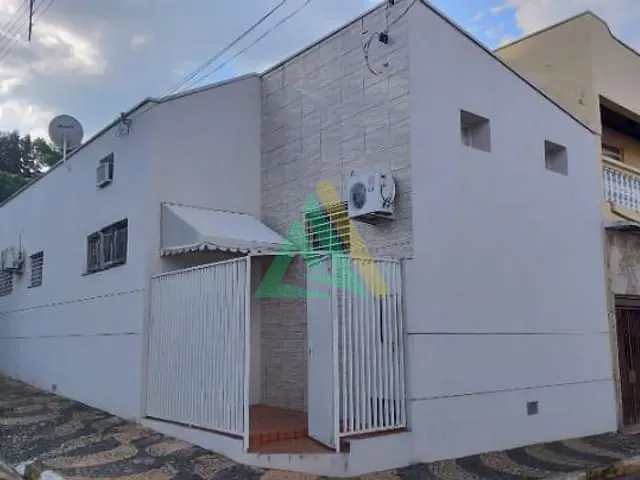 Casa com 165m² 4 quartos e 3 banheiros, à venda, no bairro Centro em Mogi Mirim
