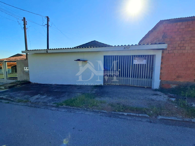 Casa 3 quartos e 2 banheiros, para alugar, no bairro Vila Kennedy em Jaguariaíva