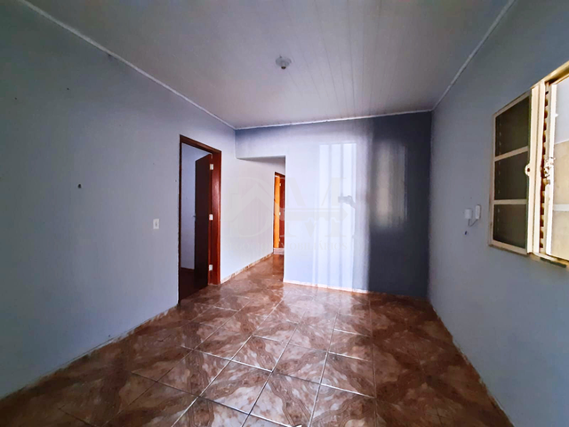 Casa 3 quartos e 2 banheiros, para alugar, no bairro Vila Kennedy em Jaguariaíva