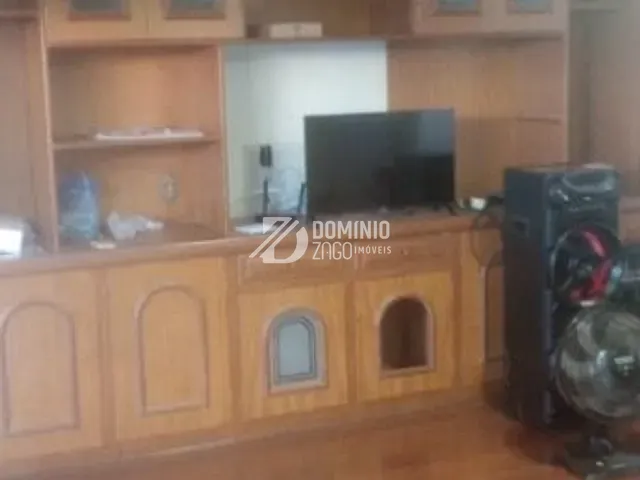 Casa com 211m² 3 quartos e 2 banheiros, à venda, no bairro Fabrício em Uberaba