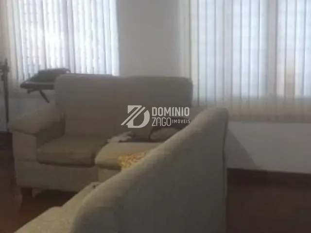 Casa com 211m² 3 quartos e 2 banheiros, à venda, no bairro Fabrício em Uberaba