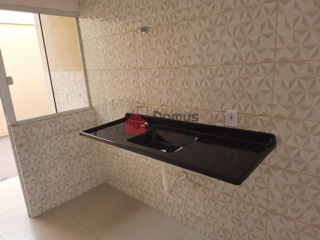 Casa com 100m², à venda, no bairro Loteamento Residencial e Comercial Araguaia em Pindamonhangaba