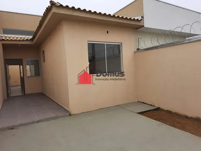 Casa com 100m², à venda, no bairro Loteamento Residencial e Comercial Araguaia em Pindamonhangaba