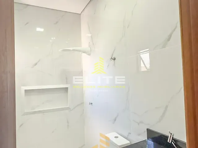 Casa 3 quartos e 2 banheiros, à venda, no bairro Santa Clara em Sorriso