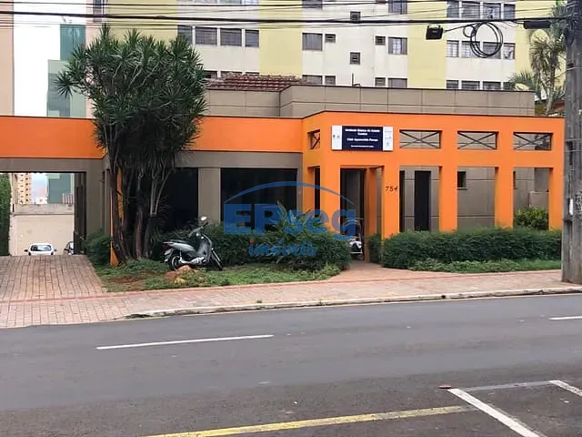 Casa com 581m², à venda, no bairro Centro em Londrina