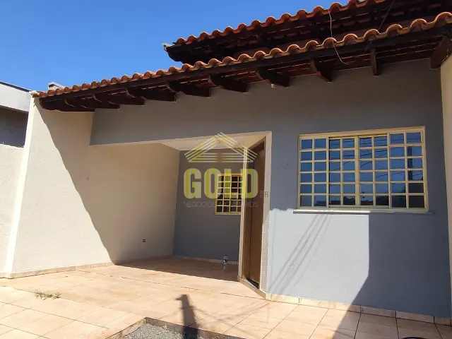 Casa 3 quartos e 2 banheiros, à venda, no bairro Jardim Guararapes em Londrina
