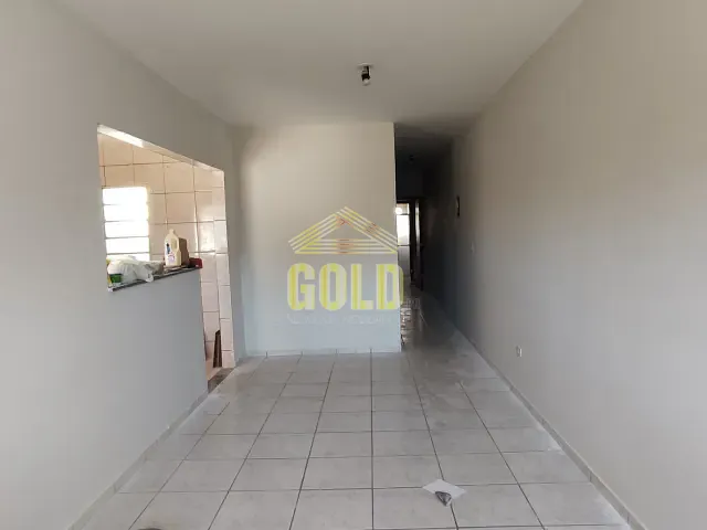 Casa 3 quartos e 2 banheiros, à venda, no bairro Jardim Guararapes em Londrina