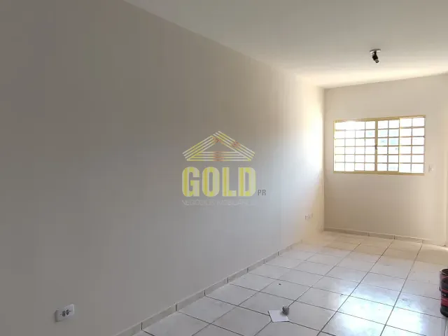 Casa 3 quartos e 2 banheiros, à venda, no bairro Jardim Guararapes em Londrina