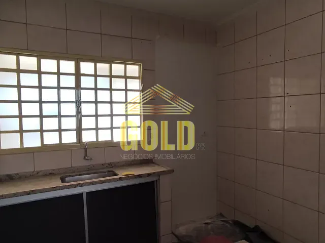 Casa 3 quartos e 2 banheiros, à venda, no bairro Jardim Guararapes em Londrina