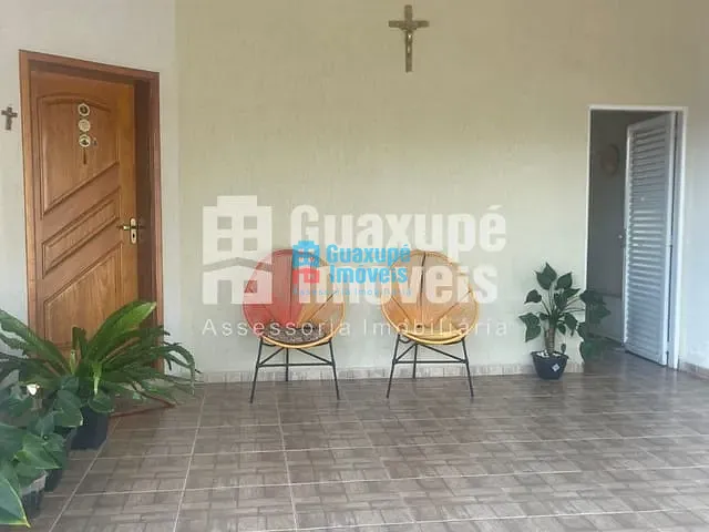 Casa com 210m² 3 quartos e 3 banheiros, à venda, no bairro Bellavilla I em Guaxupé