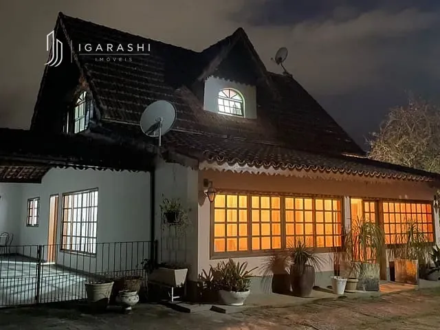 Casa 8 quartos e 5 banheiros, à venda, no bairro Parque São Clemente em Nova Friburgo