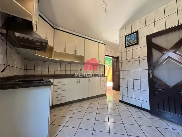 Casa 5 quartos e 5 banheiros, à venda, no bairro Progresso em Blumenau