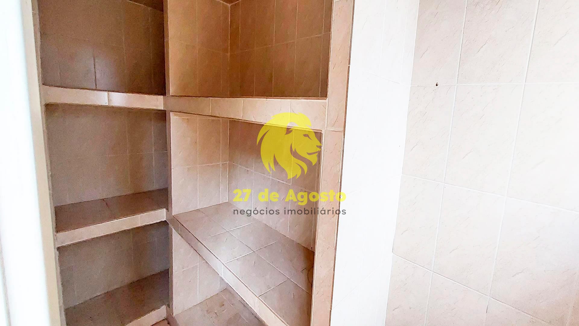 Casa à venda com 3 quartos, 300m² - Foto 12