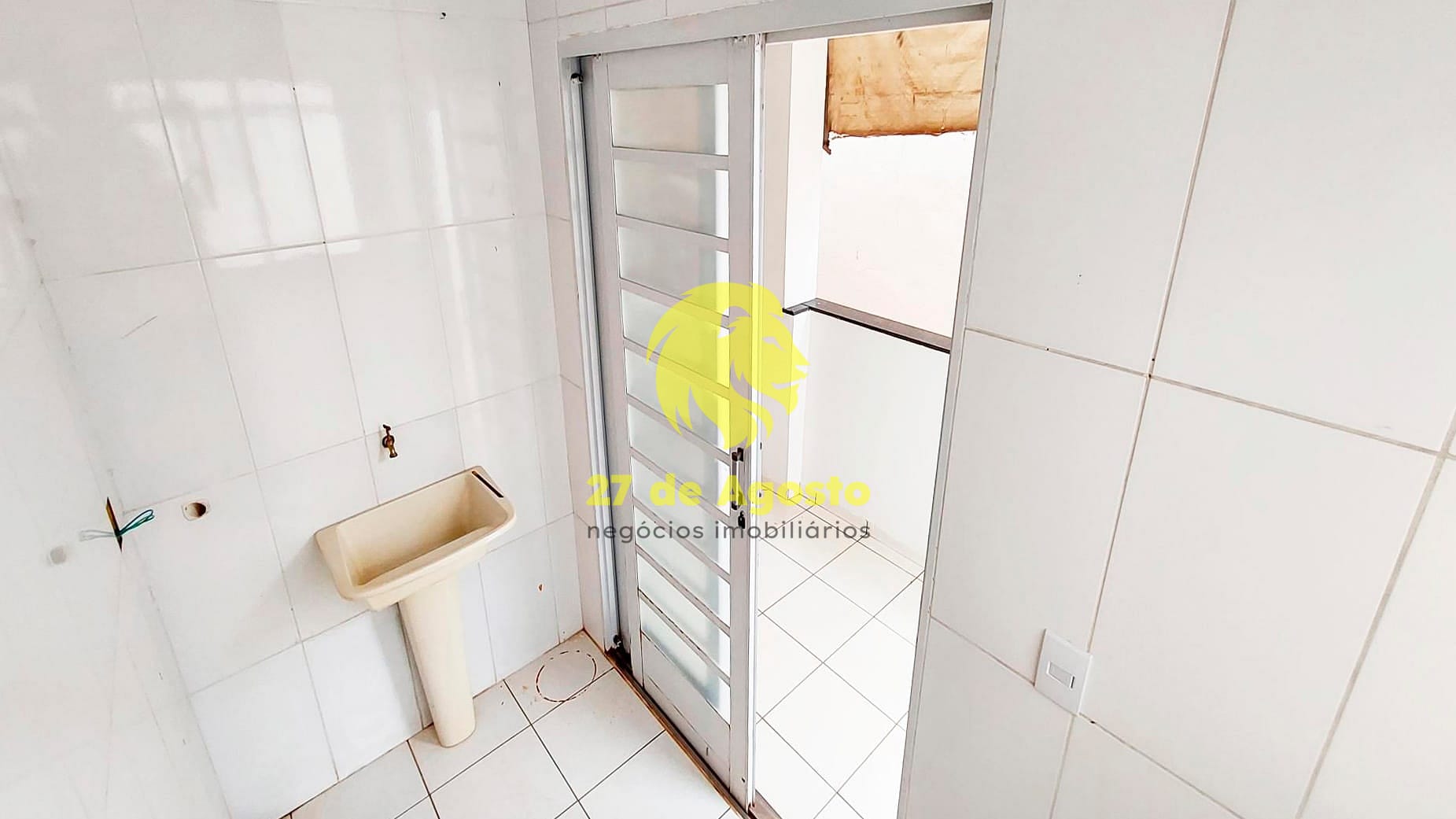 Casa à venda com 3 quartos, 300m² - Foto 5