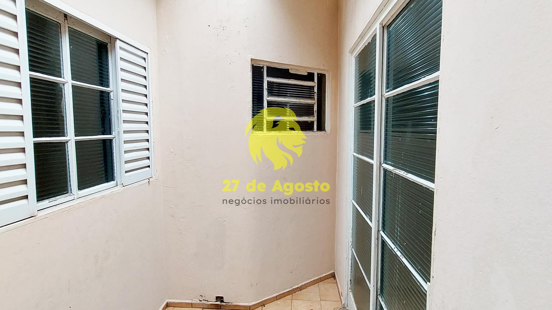 Casa à venda com 3 quartos, 300m² - Foto 31