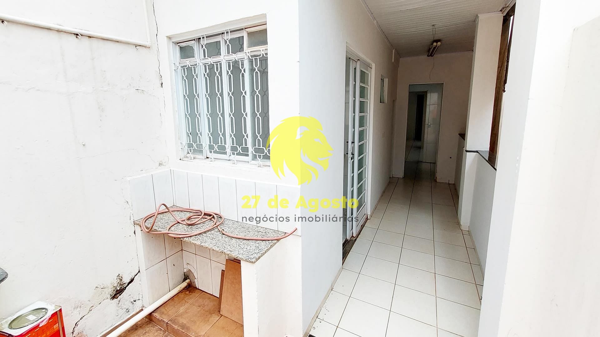 Casa à venda com 3 quartos, 300m² - Foto 32