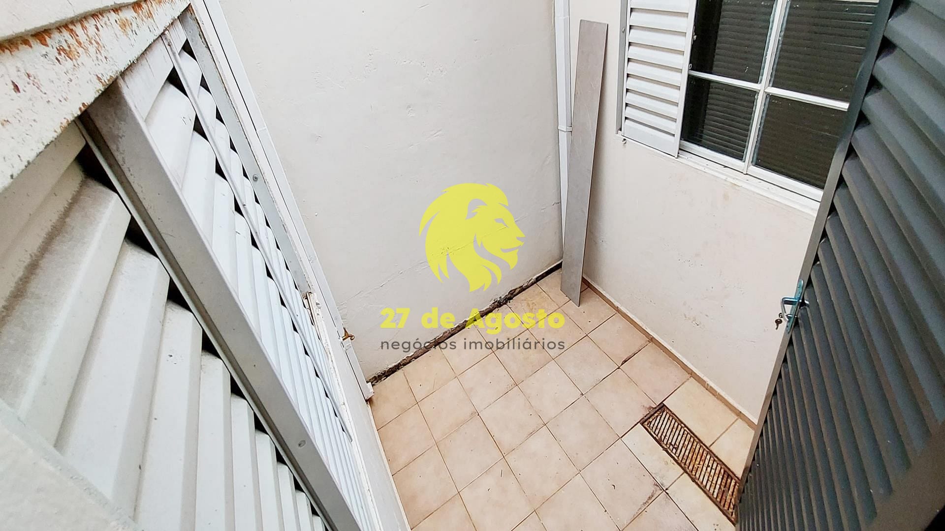 Casa à venda com 3 quartos, 300m² - Foto 33